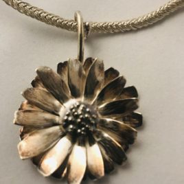 Pendant – Sterling Silver daisy flower