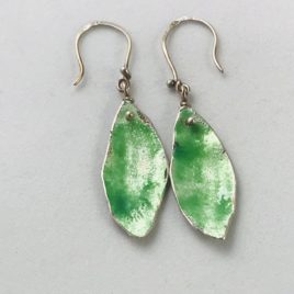 Earring – Sterling silver enamelled leaf