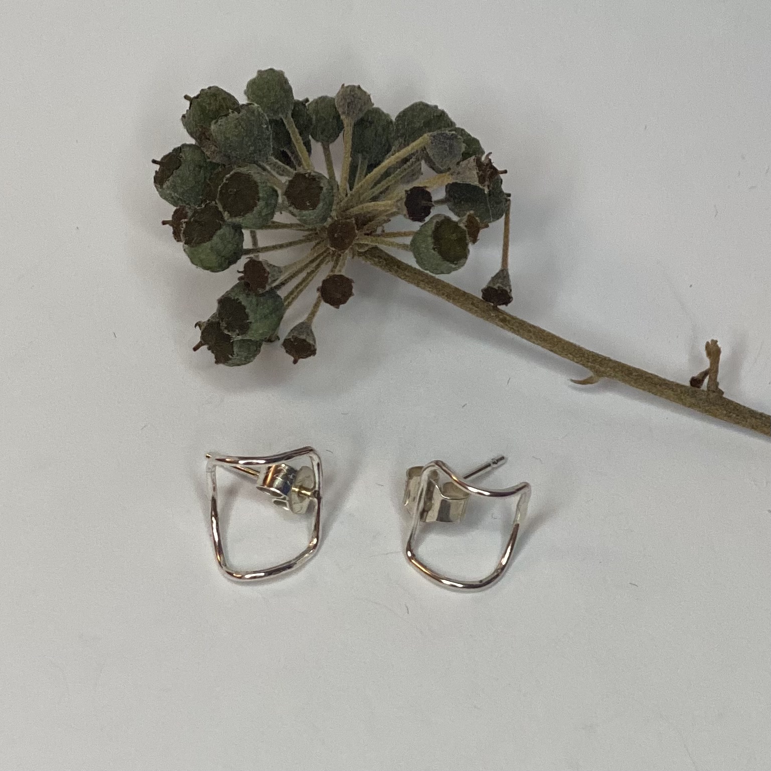 Earrings – Sterling Silver Wire Square Curved Stud Earrings